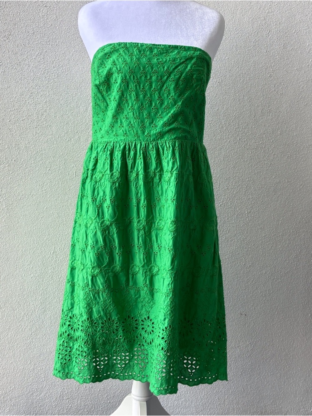 Old Navy Size 12 Green Eyelet Cotton Strapless Dress Smocked Back Beach Summer